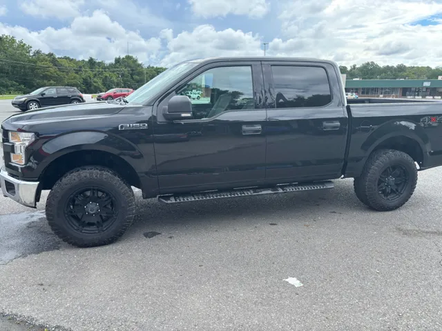 2015 Ford F-150 XLT photo 4