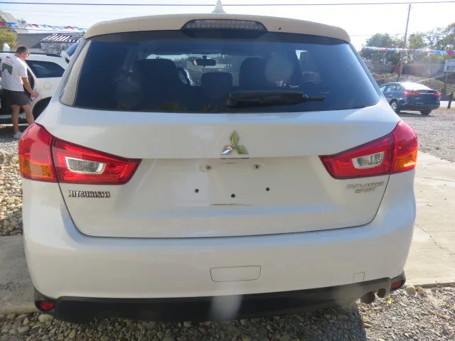 2017 Mitsubishi Outlander Sport ES photo 5