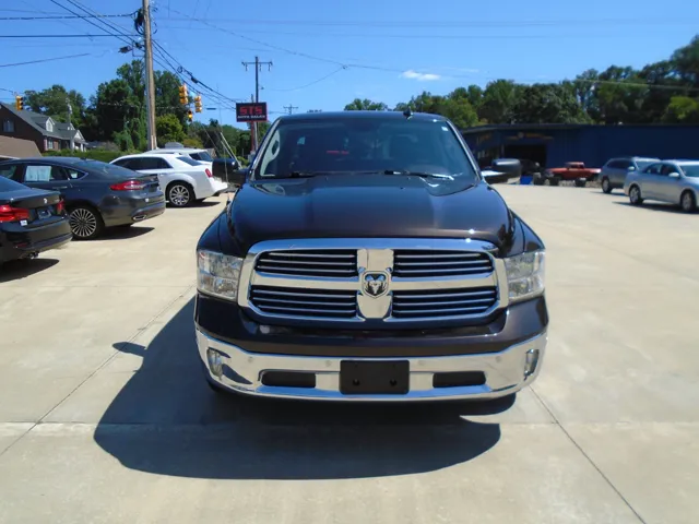 2016 Ram 1500 SLT photo 2