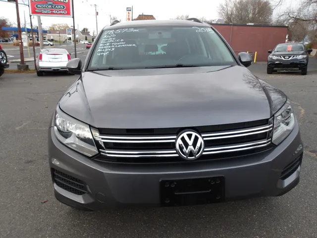 2015 Volkswagen Tiguan SE photo 4