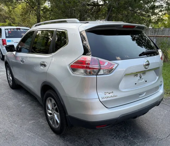 2014 Nissan Rogue SL photo 2