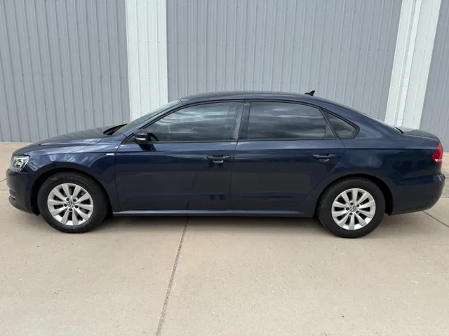 2014 Volkswagen Passat 2.5L S DSG PZEV's photo