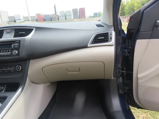 2017 Nissan Sentra photo 17