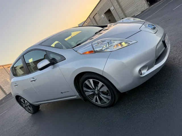 2016 Nissan Leaf's photo