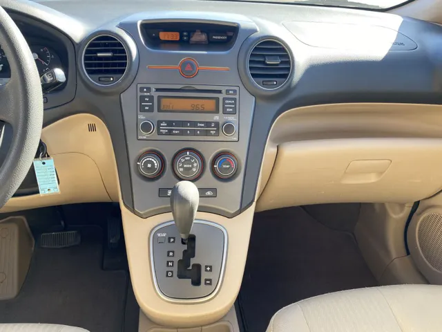 2008 Kia Rondo LX photo 2