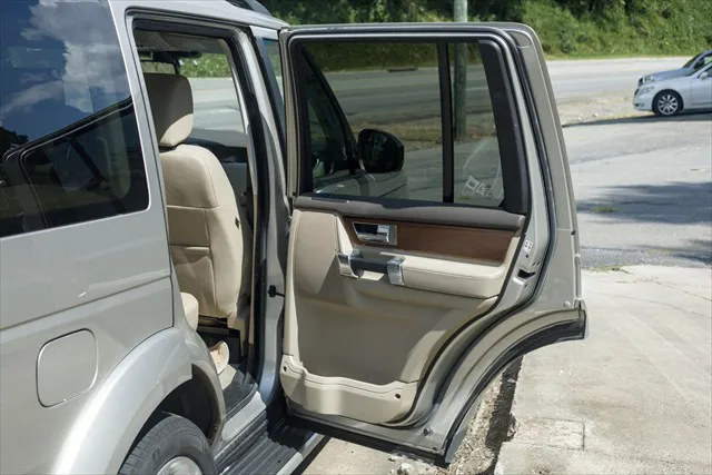 2016 Land Rover LR4 HSE - Photo 17