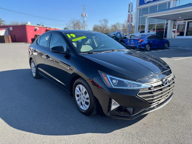 2019 Hyundai Elantra SE