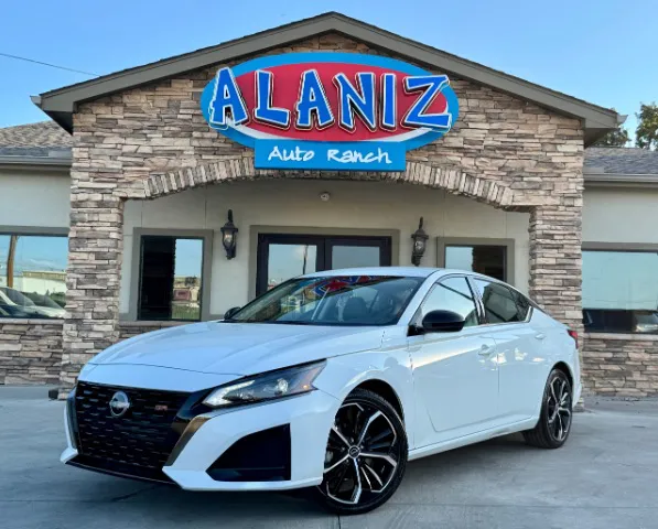 2024 Nissan Altima SR's photo