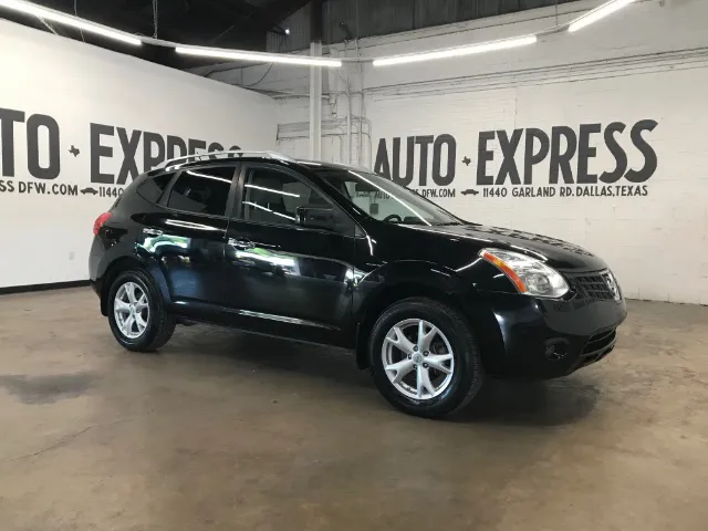 2010 Nissan Rogue's photo