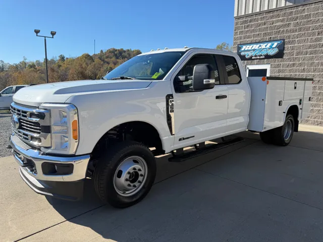 2023 Ford F-350 Super Duty Chassis Cab