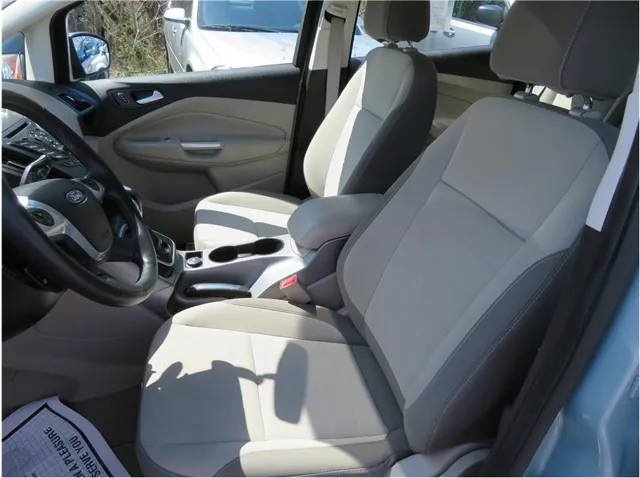 2014 Ford C-Max Hybrid SE photo 2