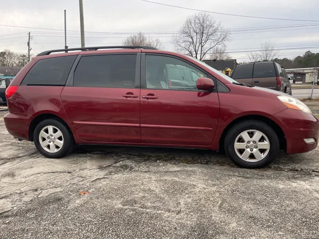 2010 Toyota Sienna XLE