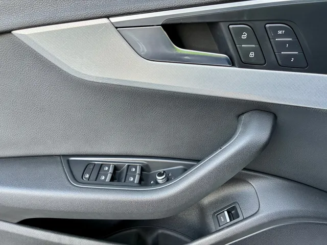 2017 Audi A4 Premium - Photo 13