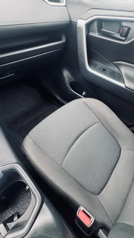 2022 Toyota RAV4 LE - Photo 12