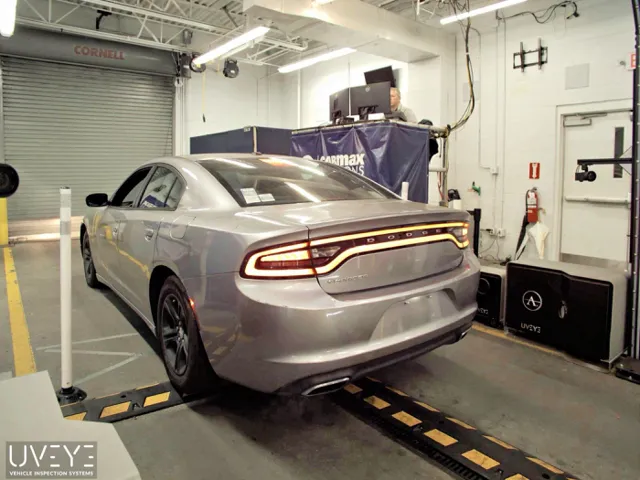 2015 Dodge Charger SE's photo