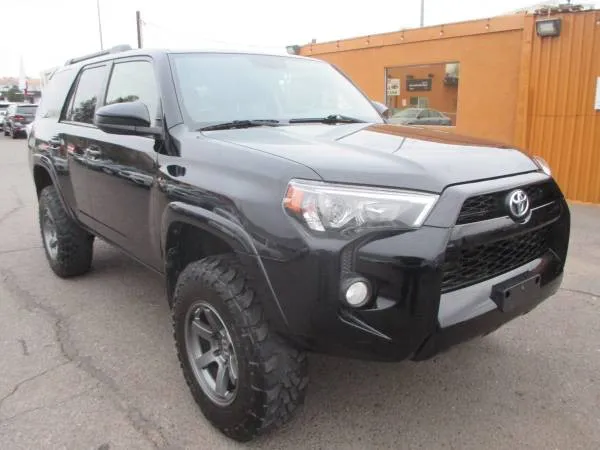 2017 Toyota 4Runner SR5's photo