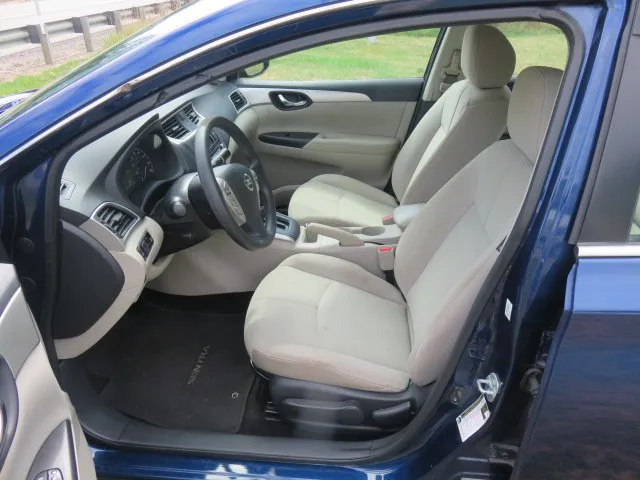 2017 Nissan Sentra photo 13