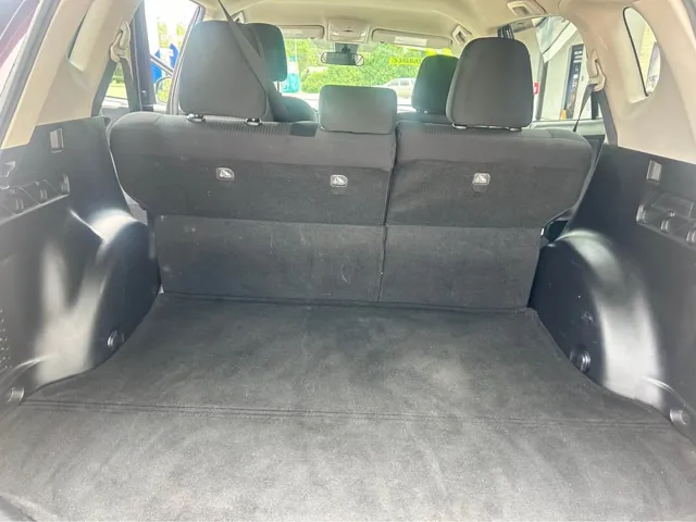 2017 Toyota RAV4 LE - Photo 10