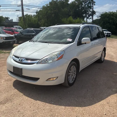 2009 Toyota Sienna's photo