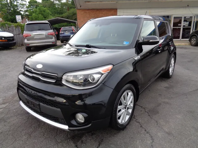2017 Kia Soul 2.0L + 6 A/T's photo