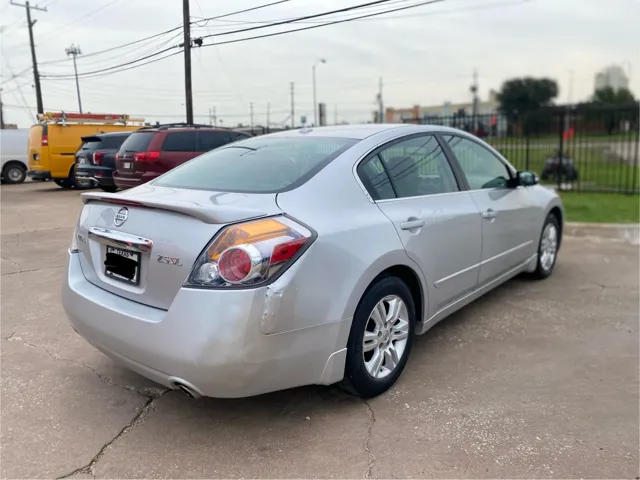 2011 Nissan Altima - Photo 6