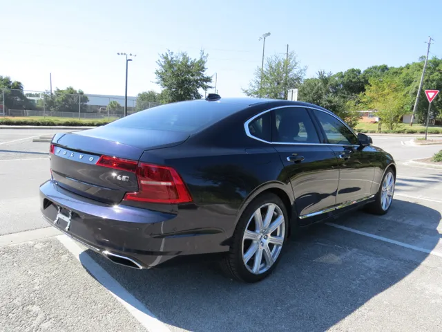 2017 Volvo S90 Inscription photo 2