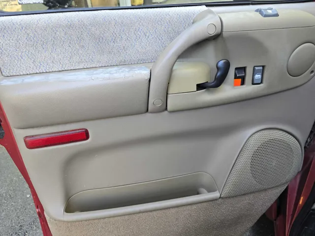 1997 Chevrolet Astro - Photo 27