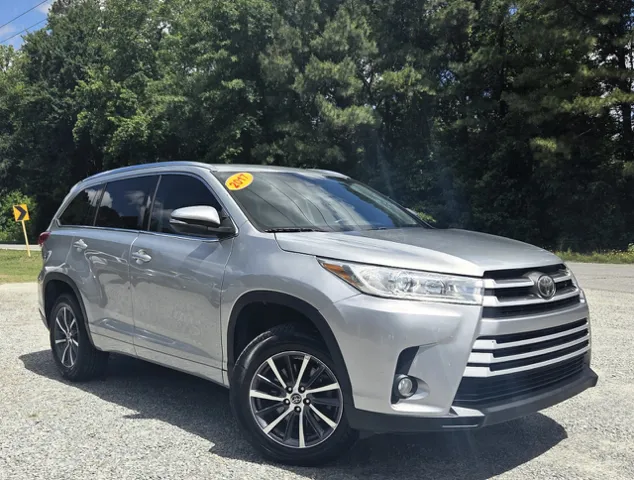 2017 Toyota Highlander XLE V6's photo