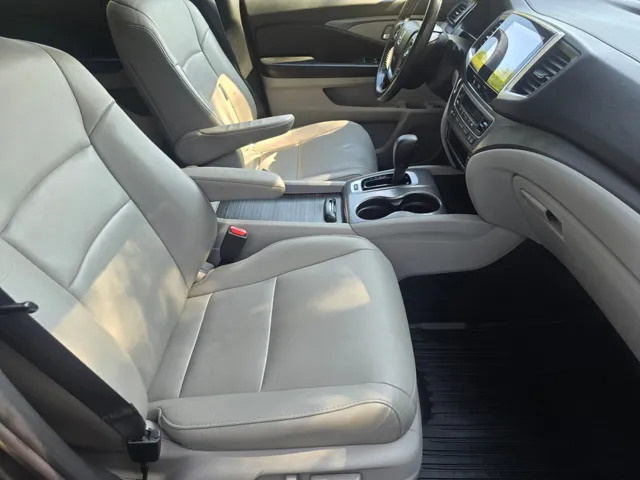 2017 Honda Pilot EX-L - Photo 7