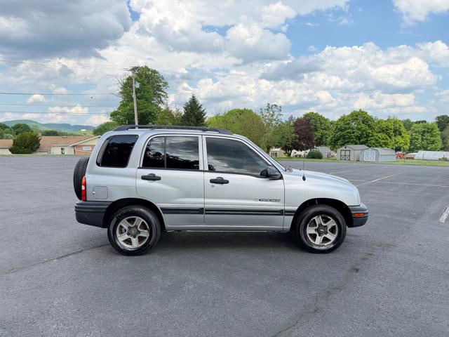 2002 Chevrolet Tracker 4-Door Hardtop 2WD