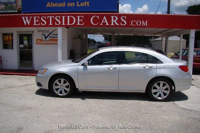 2011 Chrysler 200 Touring's photo