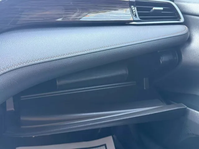 2020 Toyota Camry LE - Photo 14