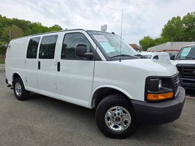 2016 GMC Savana 2500's photo