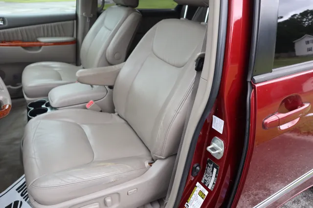 2009 Toyota Sienna Limited - Photo 21