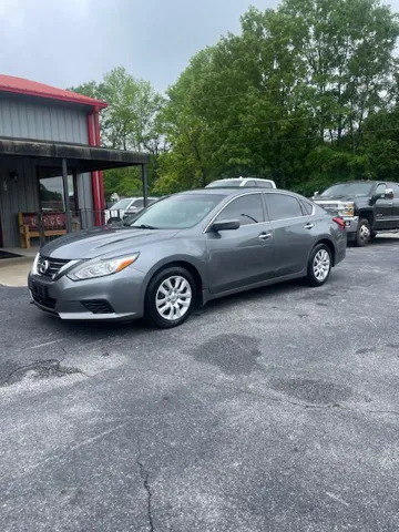 2016 Nissan Altima S's photo