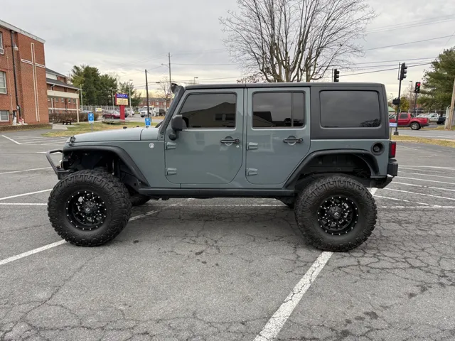 2014 Jeep Wrangler Unlimited Rubicon's photo
