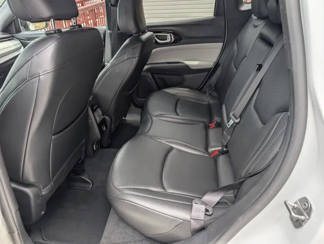 2025 Jeep Compass Limited - Photo 8