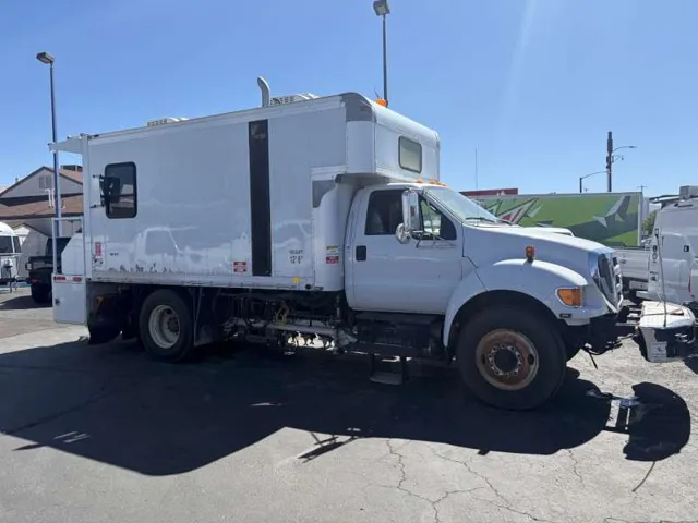 2013 Ford F-750