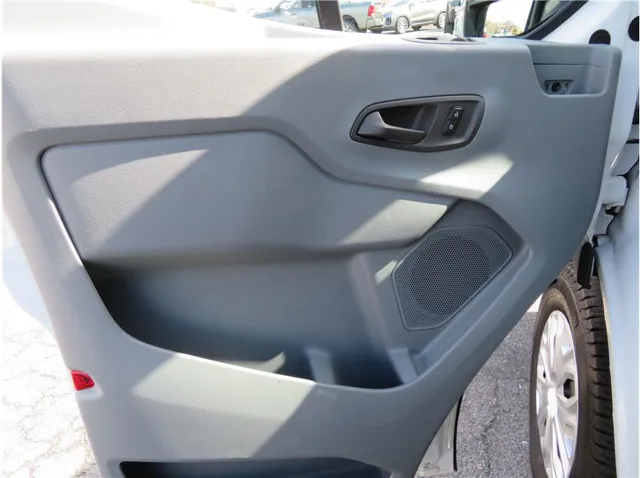 2015 Ford Transit XLT - Photo 11