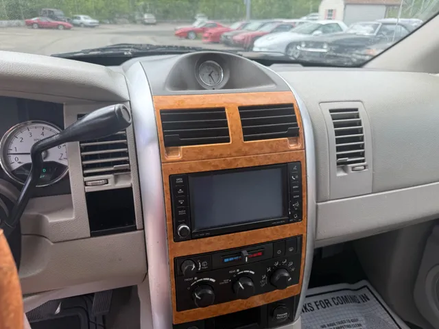 2009 Chrysler Aspen Limited - Photo 21