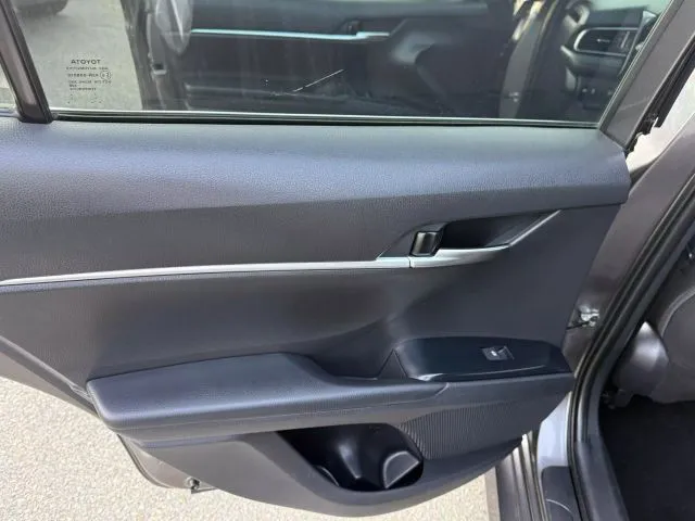 2020 Toyota Camry LE - Photo 25