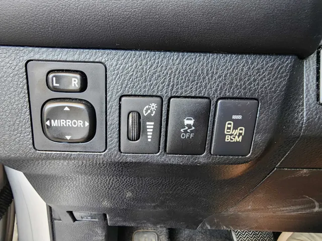2013 Toyota RAV4 Limited photo 22