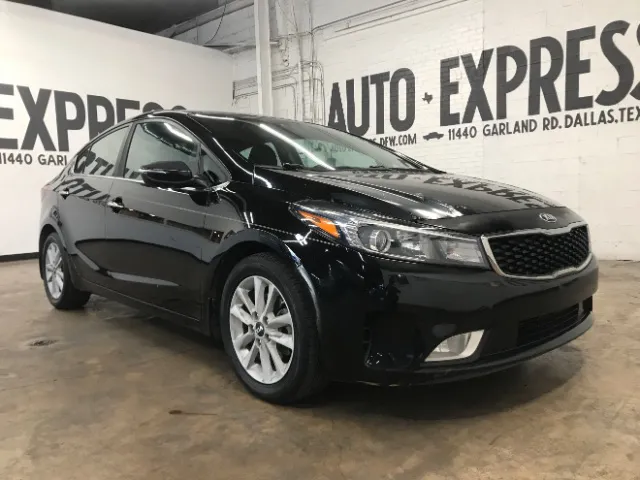 2017 Kia Forte S's photo