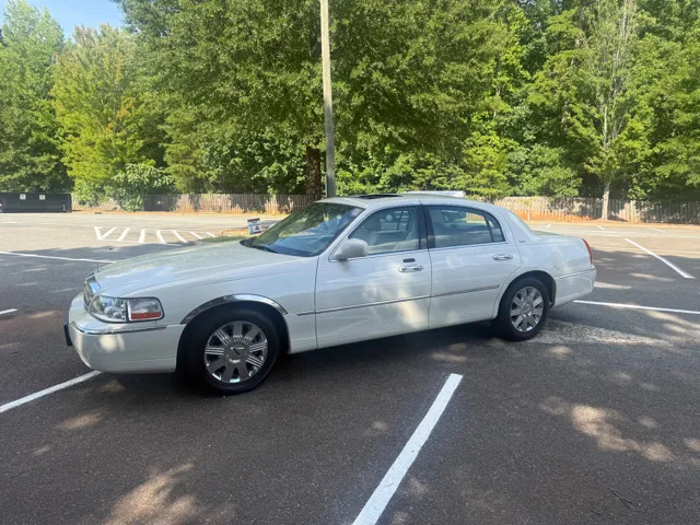 2004 Lincoln Town Car