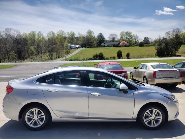 2018 Chevrolet Cruze LT - Photo 8