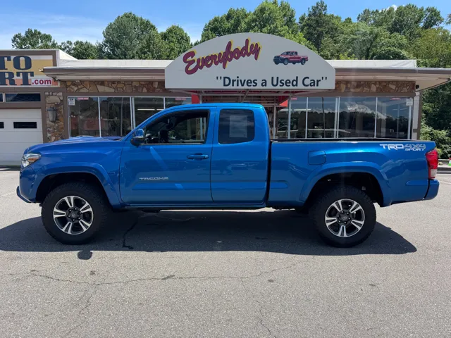 2017 Toyota Tacoma TRD Sport 4WD photo