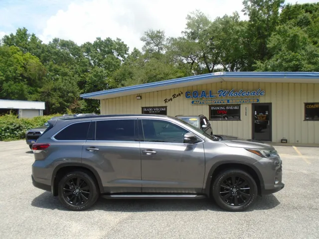 2019 Toyota Highlander SE - Photo 17
