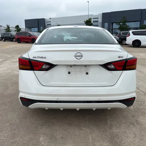 2024 Nissan Altima SV - Photo 10