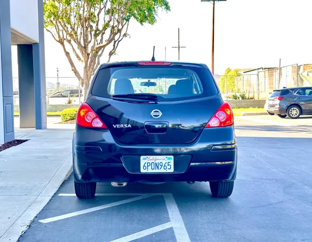 2011 Nissan Versa SL - Photo 11