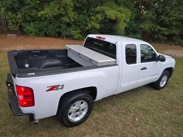 2013 Chevrolet Silverado 1500 photo 2